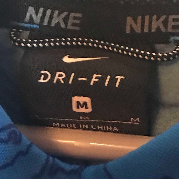 Boy's Nike Pullover Sweatshirt - Picture 3 of 3